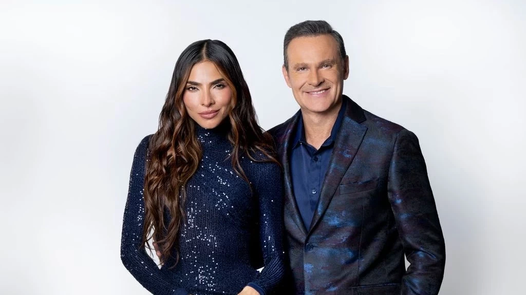 Alejandra Espinoza Deslumbra en el Estreno de '¿Apostarías por mí?': El Ambicioso Reality de TelevisaUnivision que Captura a México y el Mundo