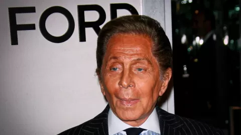 El Mundo de la Moda de Luto: Fallece el Legendario Diseñador Valentino Garavani a los 93 Años, un Icono Eterno de la Alta Costura