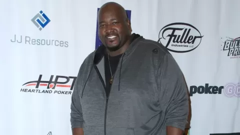 Quinton Aaron, Estrella de 'Un Sueño Posible', Hospitalizado Tras Colapso: TMZ Confirma Estado Estable y Desmiente Rumores Alarmantes