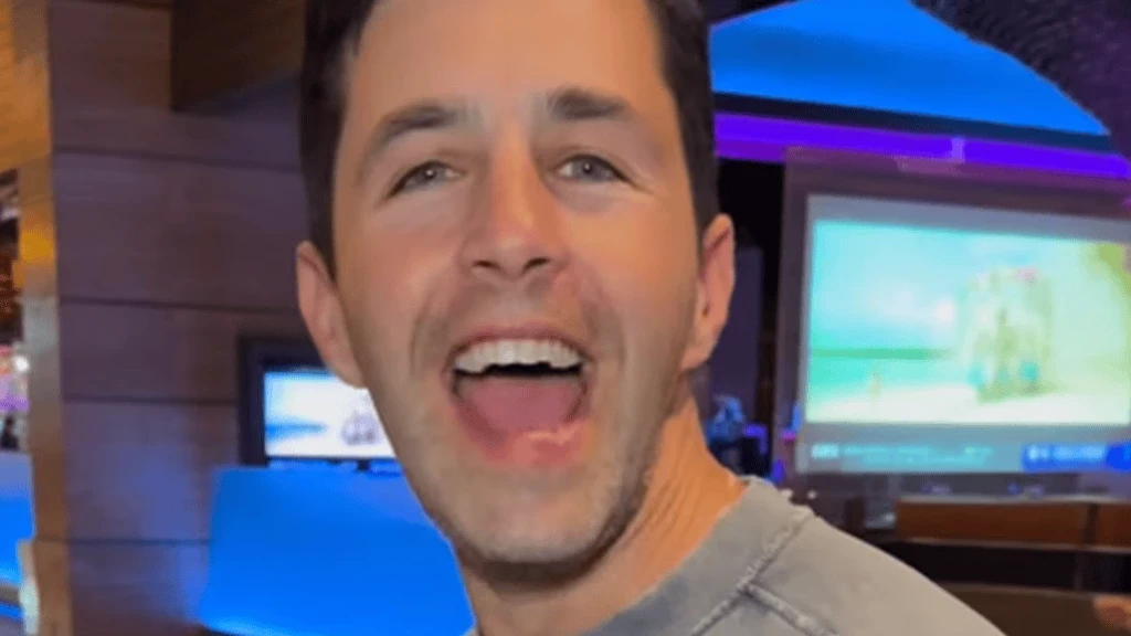 Josh Peck Envuelto en Tormenta Viral por Video de Incendio: Fuerte Ola de Críticas y Acusaciones de Insensibilidad en Redes Sociales