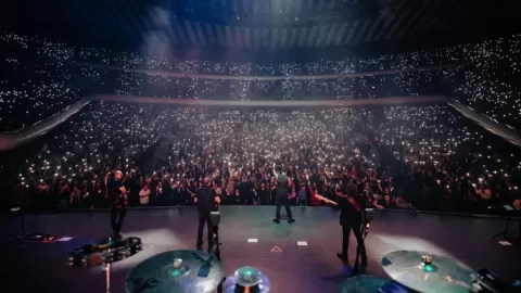 Noche Estelar en CDMX: Elefante Conquista el Auditorio Nacional y 'Despechados' Enciende el Metropólitan