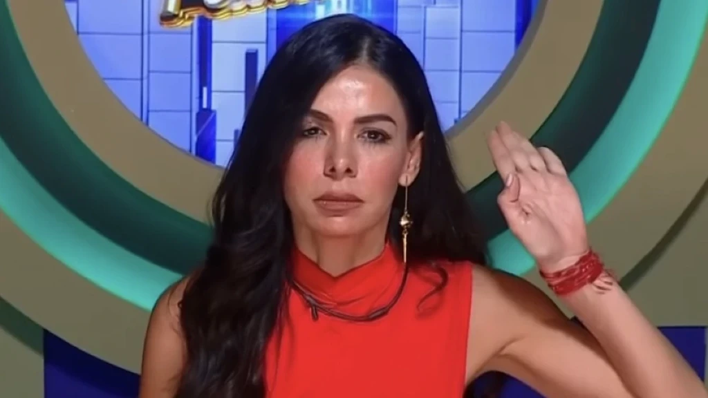 La Casa de los Famosos: Aclaración Oficial Sobre la Señal de Auxilio de Vanessa Arias Desata Nueva Polémica y Divide Opiniones